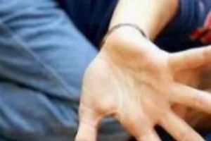 Bărbat din Ighiu care şi-a bătut mama şi sora evacuat, prin ordin de protecţie provizoriu, din locuinţă