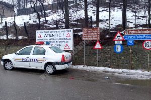 Pe DJ 714 se circulă în condiţii de iarnă. Au mai rămas câteva zone cu circulaţie pe un fir