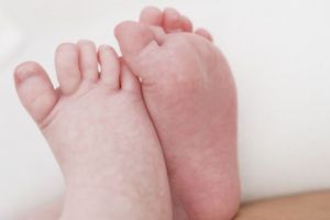 Bebeluş gigant, născut în România – Cântăreşte cinci kilograme