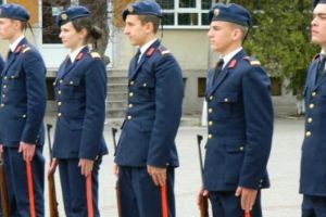 Tinerii din Sibiu pot să îşi depună dosarele pentru admiterea la liceele militare