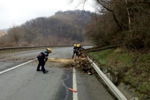 Drum blocat pe un sens în Solovăstru