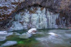 FOTO: Imagini spectaculoase cu „opere de artă” realizate de natură în Cheile Râmeţului
