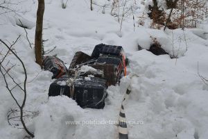 FOTO. Mii de pachete cu ţigări, confiscate la frontiera de nord. Contrabandiştii, urmăriţi cu focuri de armă