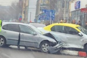 ACUM – ACCIDENT AUTO LÂNGĂ EMAG PITEŞTI!