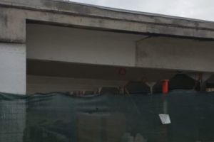 Un MAIDANEZ supraveghează lucrările în PIAŢA GĂVANA!