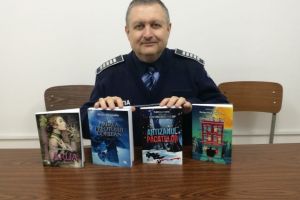 Un politist constantean, pasionat de ... pana de scris. Agentul sef principal Florin Alexandru a scris patru volume de carti (galerie foto)