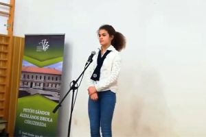 VIDEO: Fiica unui important lider UDMR, recitând din Eminescu