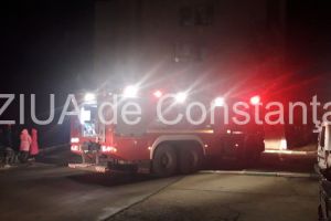 Imagini de la eveniment. Alerta la ISU Dobrogea. Un incendiu a izbucnit intr-un apartament din Navodari. Pompierii, chemati in ajutor (galerie foto)   