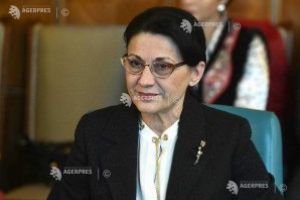 Ecaterina Andronescu: Putem să suspendăm cursurile la recomandarea Ministerului Sănătăţii