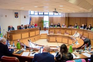 Prima şedinţă a Consiliului Local Oneşti din acest an