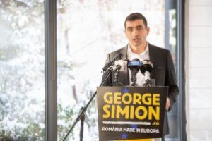 Liderul Platformei Acţiunea 2012, convins că va strânge 100.000 de semnături pentru candidatura la europarlamentare ca independent