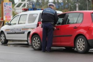 La plimbare cu maşina, deşi avea permisul suspendat