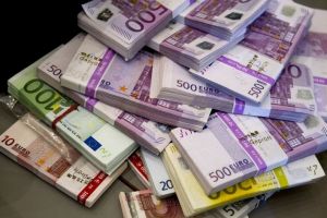 Bancnota care a fost retrasă de pe piaţă din cauza teroriştilor! Ce să faci cu ea dacă o ai şi tu în portofel