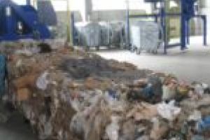 Timişenii plătesc mai mult pentru gunoi. Consilierii judeţeni au votat tarifele mai mari pentru Retim