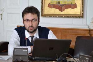 Purtător de fake news: Dacă tot n-are ce anunţa, portavocea Consiliului Judeţean dezinformează despre Primărie