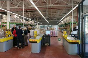 Primul magazin al ruşilor de la „Mere” se deschide la Egros Suceava