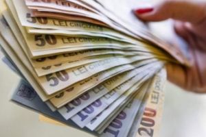 Salarii majorate cu 75% pentru aceşti bugetari. Se aşteaptă publicarea deciziei în Monitorul Oficial