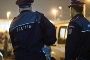 Hoţi prinşi pe strada Gheorghe Doja cu bunuri furate dintr-un garaj!