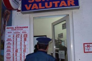 Bombă pe piaţa economică. EURO scade VERTIGINOS