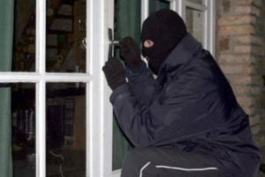 Bandă de hoţi anihilată de poliţie – Au spart cinci locuinţe
