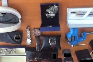 FOTO: Grup infracţional specializat în furturi din locuinţe destructurat de poliţişti!