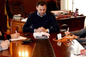 „Noaptea mintii, oameni buni… Gheorghe Falcă, campionul incompetenţei administrative…” Cine spune asta şi de ce