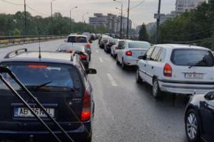 Până la urmă cât e de util sensul giratoriu de pe Calea Floreşti? - FOTO