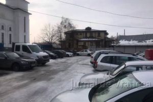 Primarul Misăilă spune că nu va fi desfiinţat nici un loc de parcare în zona Catedralei