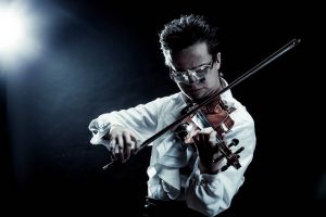 Concert pentru vioară susţinut de însuşi compozitorul Roman Kim, pe scena Filarmonicii din Oradea
