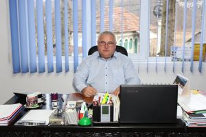 Primarul din Slătioara, Sorin Romcescu, este preocupat de dezvoltarea agroturismului în localitate