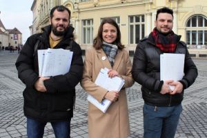 USR a depus peste 3.000 de semnături la primaria Sibiu pentru iniţiativa #Oameninoi
