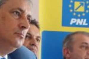 „Această criză arată încă o dată nu puterea unui virus, ci slăbiciunea unui Guvern!”