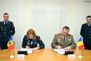 România intensifică implicarea în pregătirea militarilor din Republica Moldova