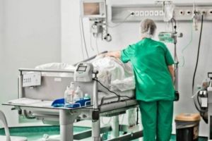 Un tânăr de 19 ani în stare gravă din cauza gripei, iar elevii premiaţi de NASA s-au întors acasă – ştirile zilei de miercuri