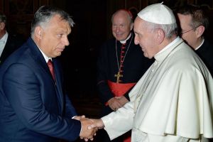 Ciudăţeniile vizitei papei în ungurime şi „co-suveranitatea” Ungariei asupra „Ţinutului secuiesc”. Francisc va fi întâmpinat la Șumuleu, pe teritoriul României, doar de Viktor Orban