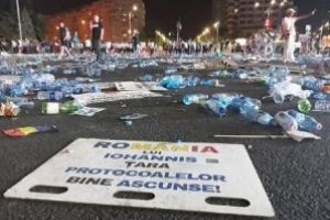 EDITORIAL: Bilantul primei luni preelectorale. Cine va curata sistemul de mizerie?