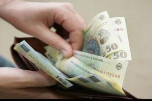 Tânără din Abrud cercetată pentru furt – A profitat de neatenţia unei femei în vârstă şi i-a sustras portmoneul