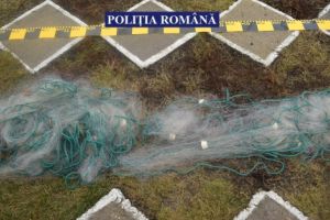 Perchezitii la persoane banuite de furt si braconaj piscicol. Mai multe persoane au fost retinute de politisti (video)