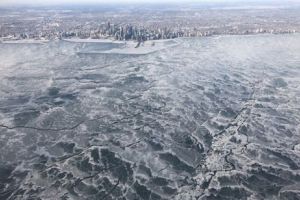 Scene APOCALIPTICE: Lac îngheţat în mijlocul unui VORTEX POLAR, temperaturi de -48 grade. Celsius. Imagini dramatice în articol