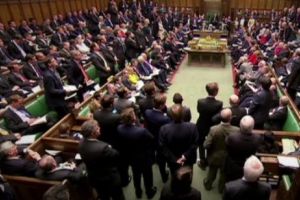 
Urgenţă în Marea Britanie. Brexit-ul îi lasă pe deputaţi fără vacanţă
