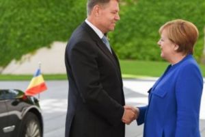 CE JOCURI FACE IOHANNIS? Acuzaţii în premieră pentru un şef de stat. Alertă la nivel înalt