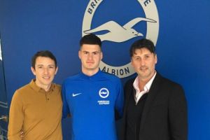 Mijlocasul FC Viitorul Tudor Baluta, la Brighton, in Premier League