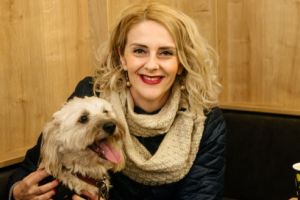Cu un pas mai aproape de occident prin politica pet-friendly de la 112 Coffeehouse