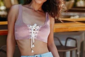 Gata, a arătat TOT! O cunoscută cântăreaţă de la noi s-a DEZBRĂCAT COMPLET. Imaginile cu care şi-a pus fanii cu botul pe labe - FOTO +18