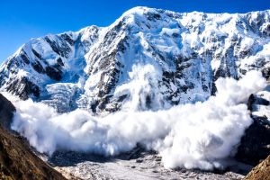 Avalanşă în Munţii Tatra din Polonia. Cinci oameni au fost răniţi