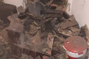 Doi tineri au fost raniti dupa ce o soba a explodat (galerie foto)