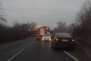 TRAFIC ÎNGREUNAT pe un drum din judeţ din cauza unui ACCIDENT