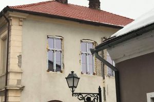 Acoperişul acestei clădiri a fost refăcut, dar iată ce s-a întâmplat (FOTO)