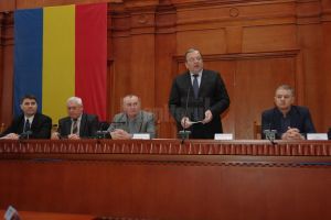 Consiliul Judeţean Suceava a premiat, ieri, elevii olimpici din judeţ cu peste 23.000 de euro
