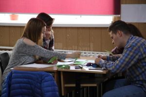 Aproape 200 de elevi şi profesori din ţară vin astăzi, la Suceava, pentru Olimpiada ...
